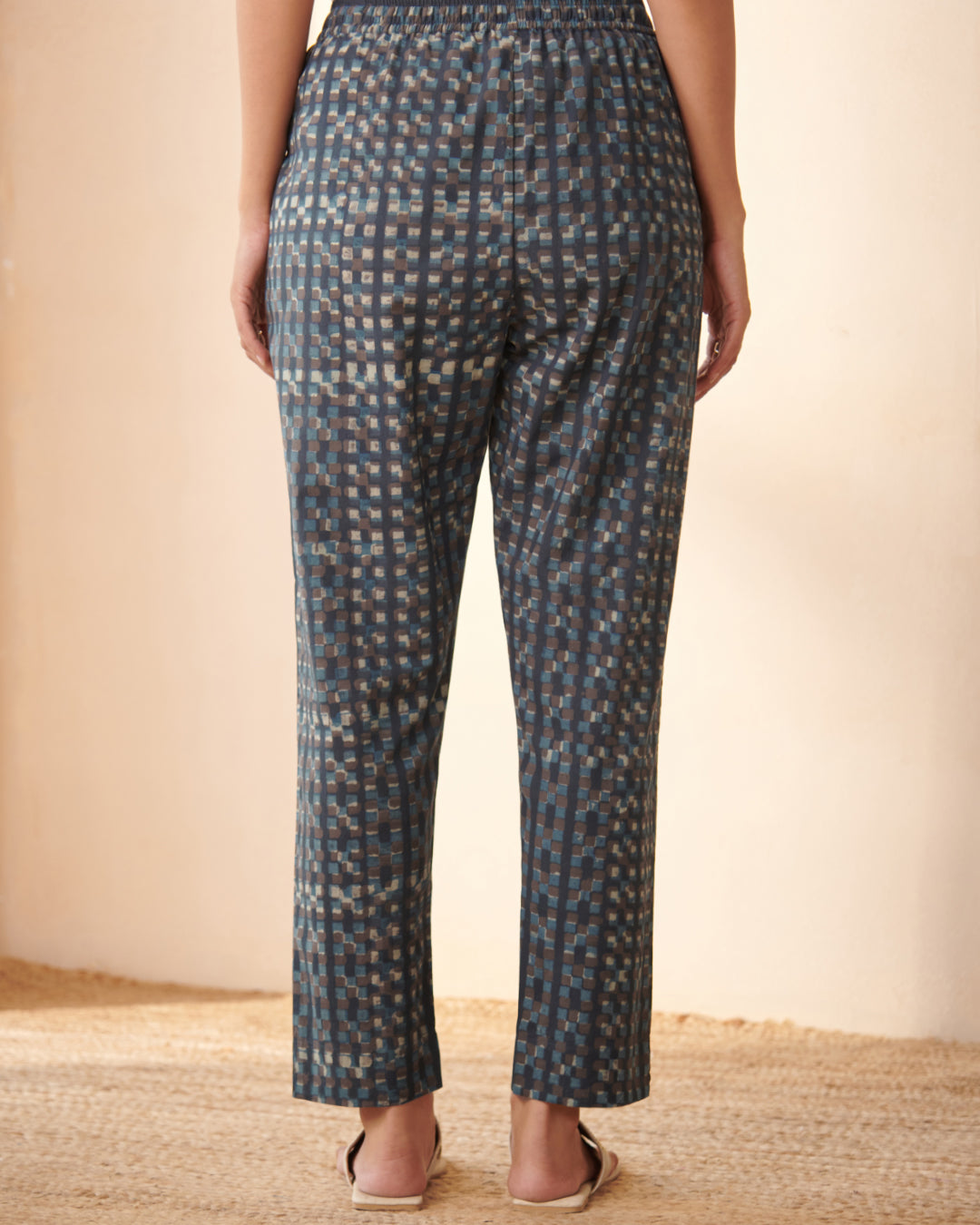 Rehnuma Afreen Akola Dabu Narrow Pants