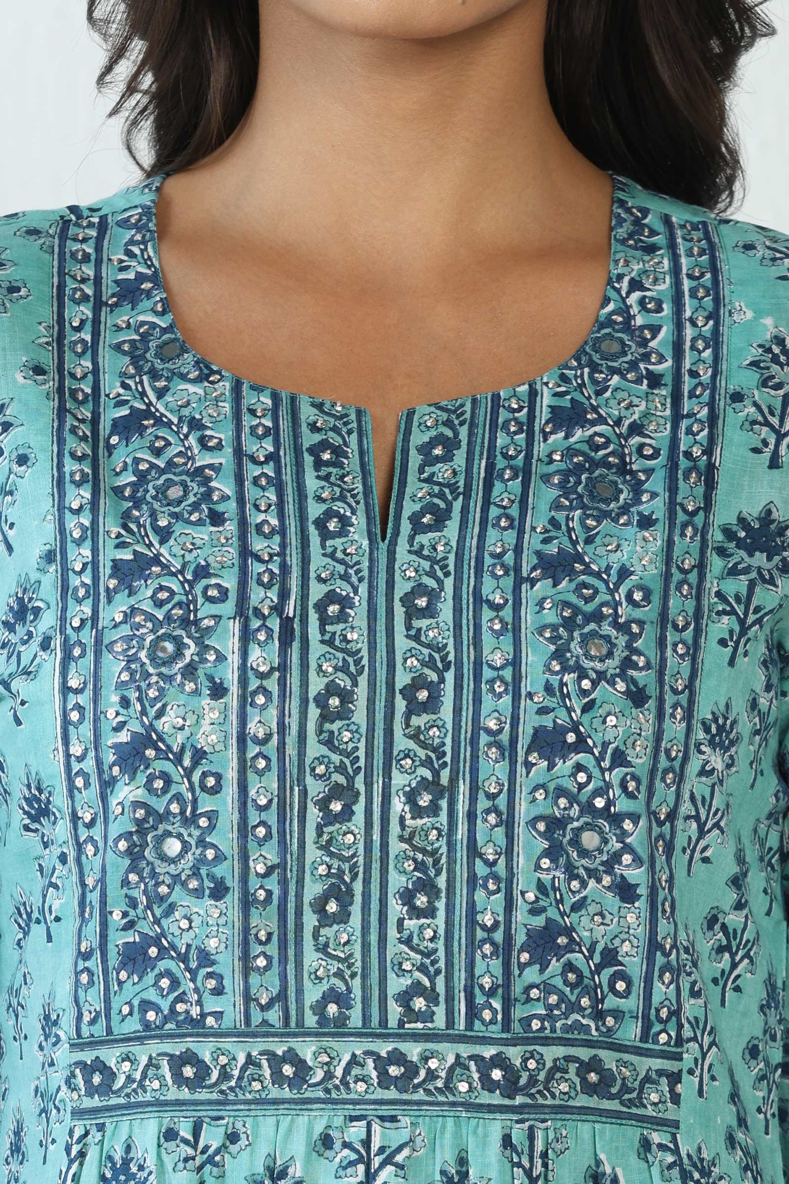 Neelofar Sureena Sanganeri Kurta
