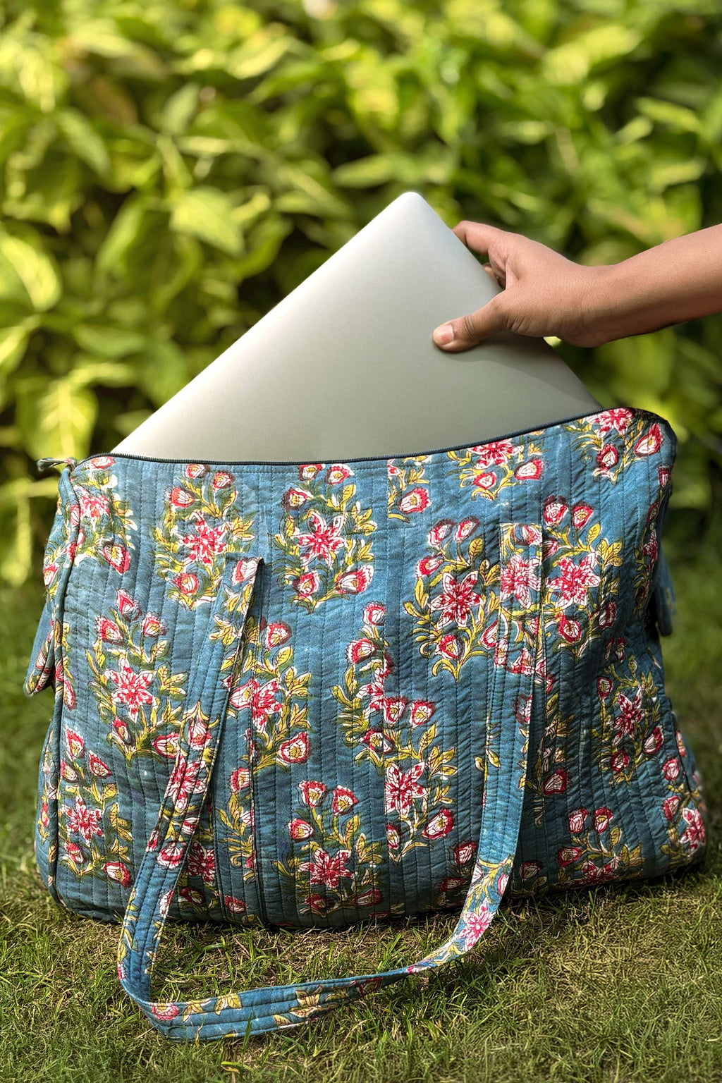 Roza Noorain Holdall Bag