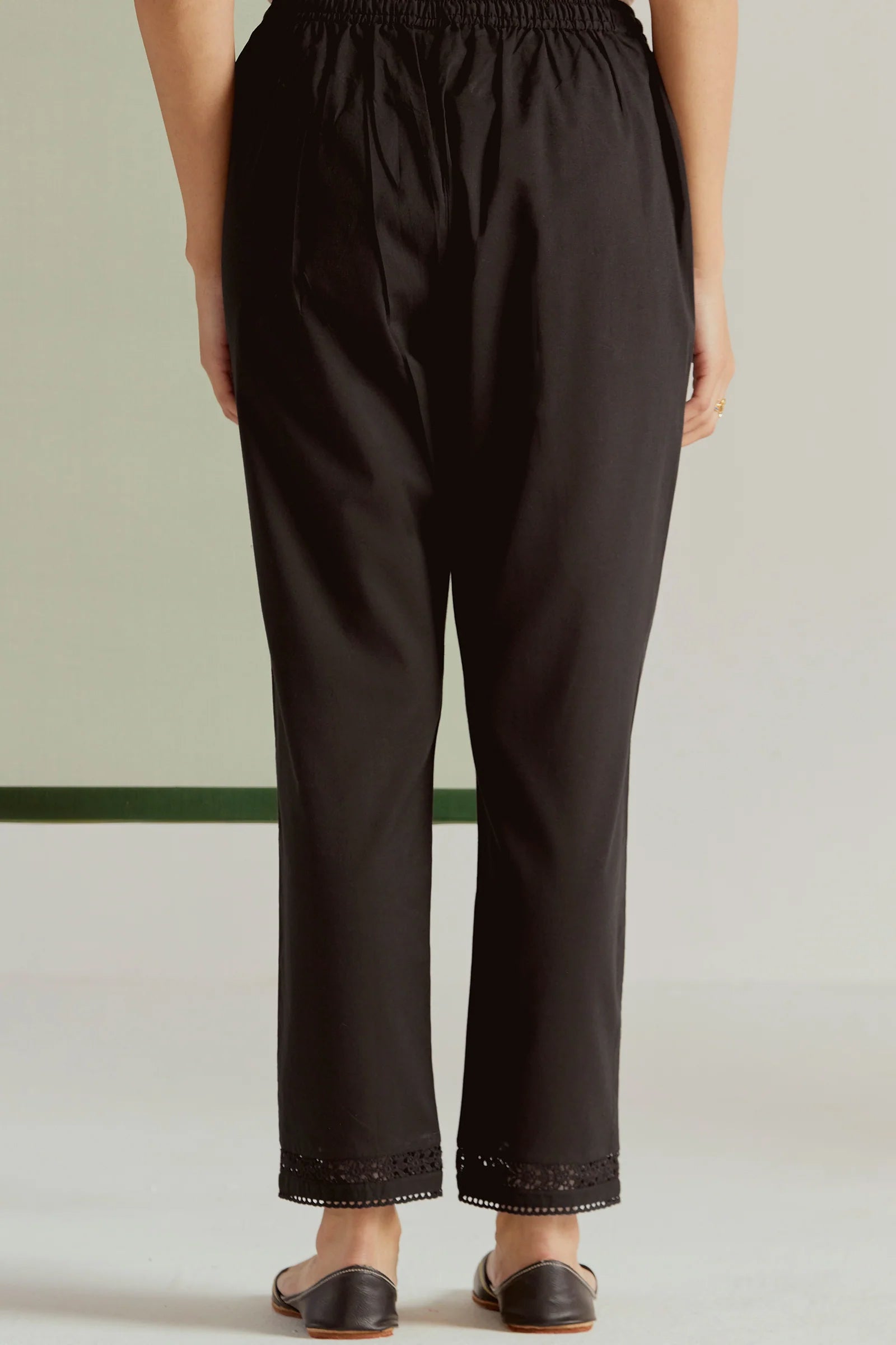 Surplus: Roza Sehr Black Narrow Pants