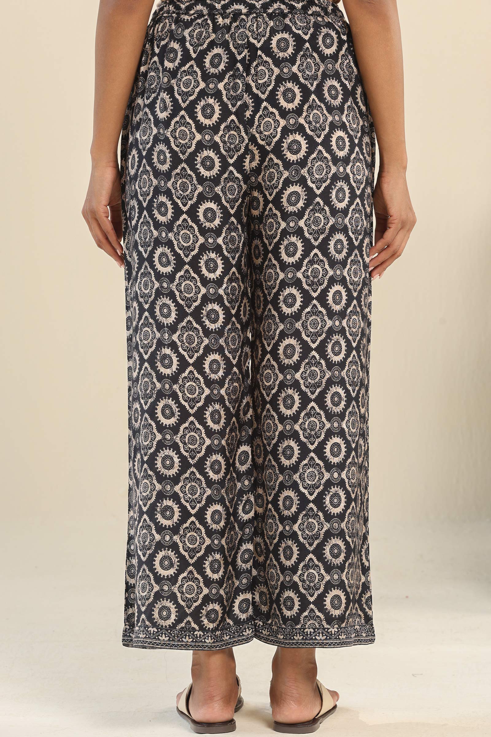 Rangrez Jasmin Farsi