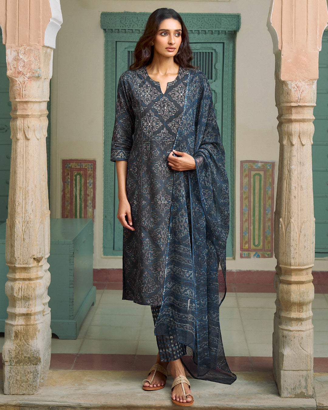 Rehnuma Afreen Akola Dabu Kurta
