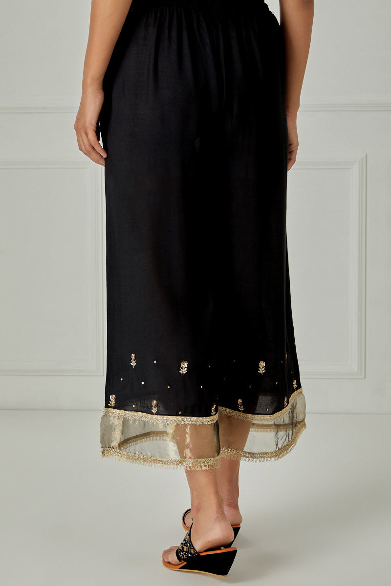 Sanaa Zainab Modal Palazzo