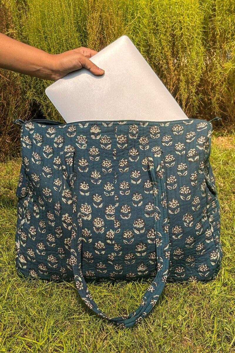 Roza Sabeen Holdall Bag