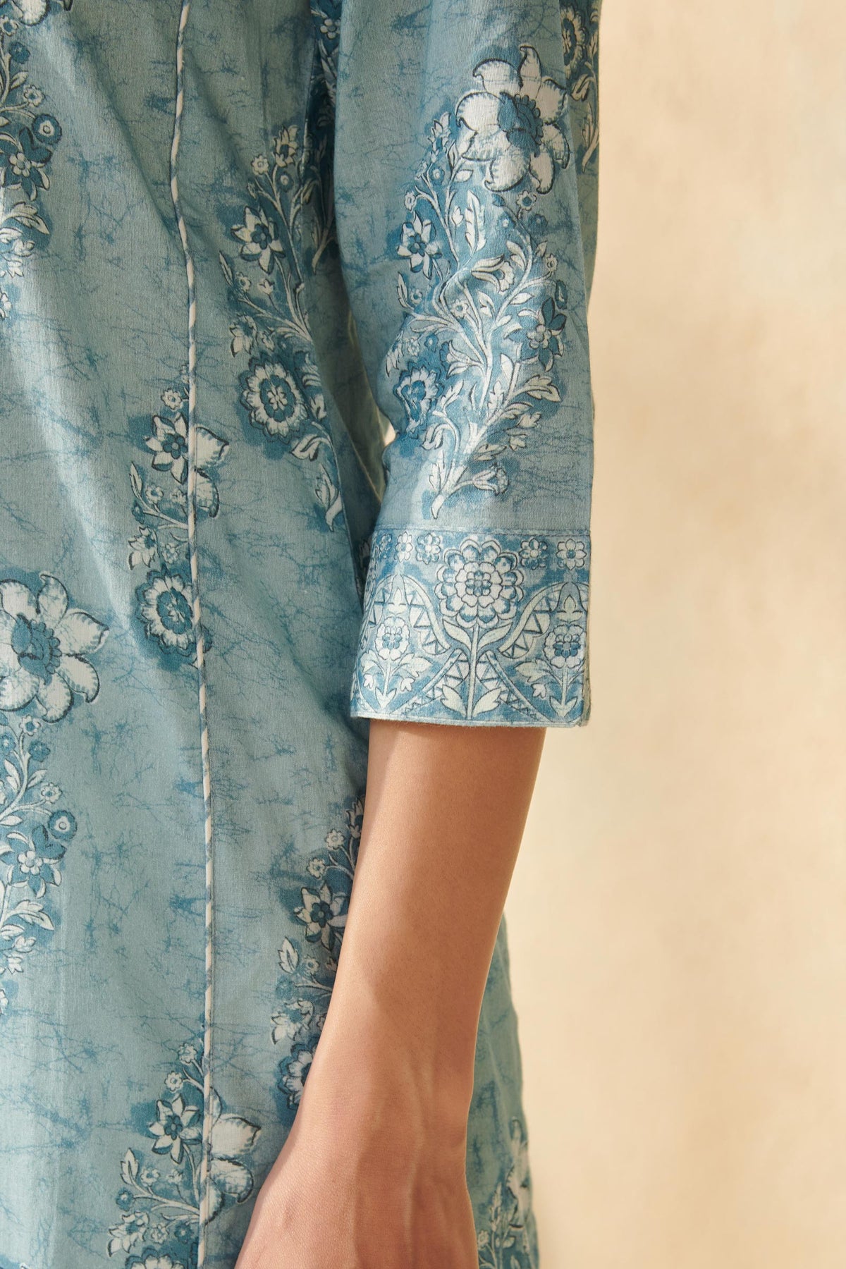 Neelofar Mehreen Kurta