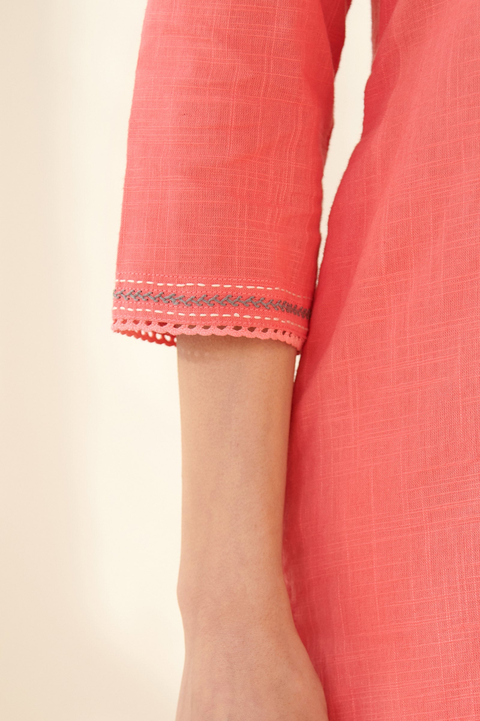 Surplus: Roza Mehnaz Pink Kurta