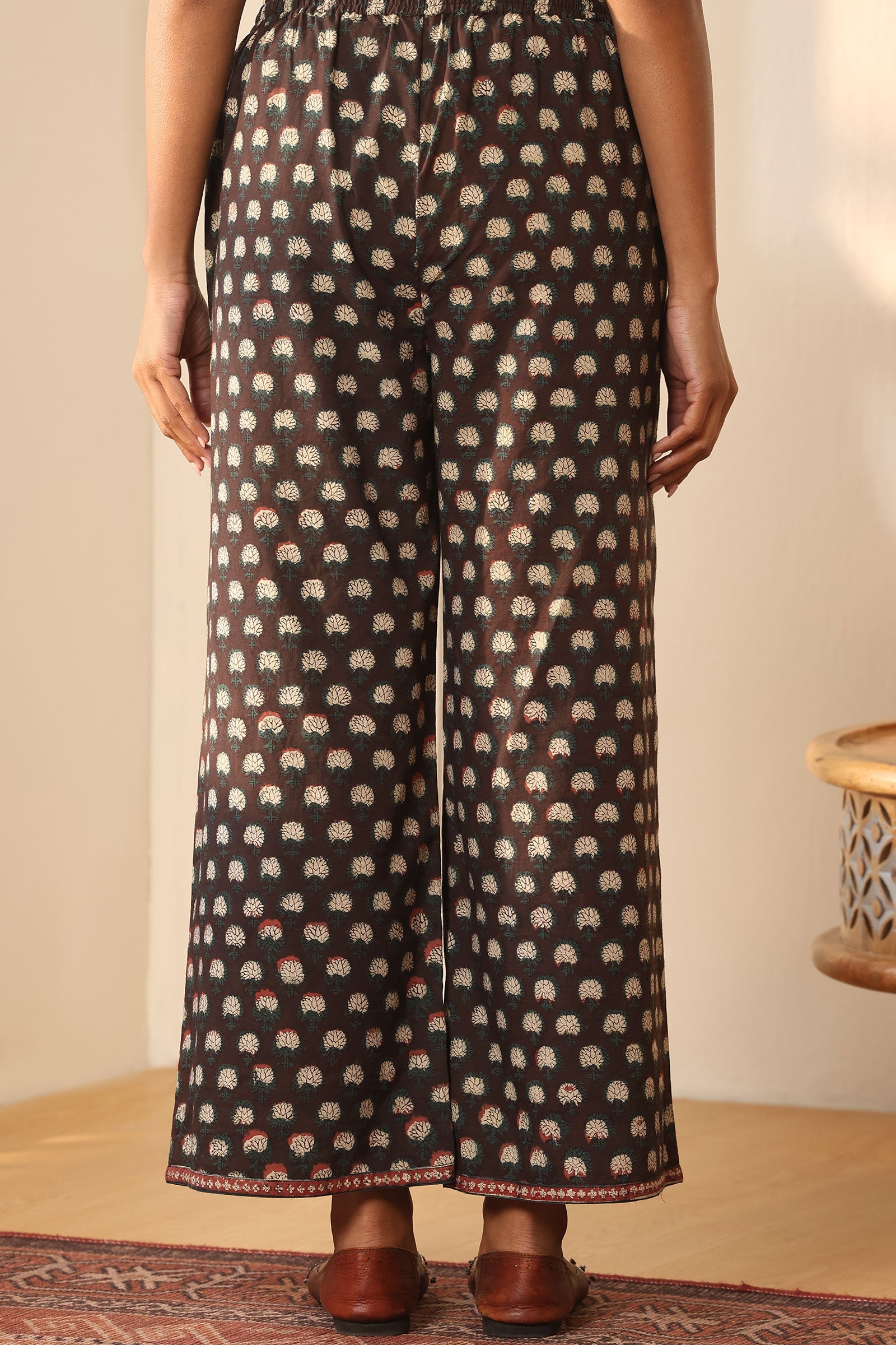 Surplus: Sehra Mehreen Bagru Farsi