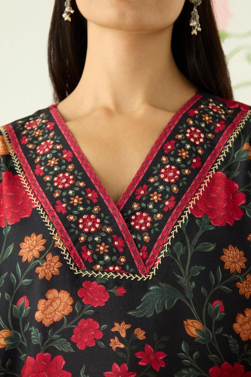 Laylah Mehnaz Kurta