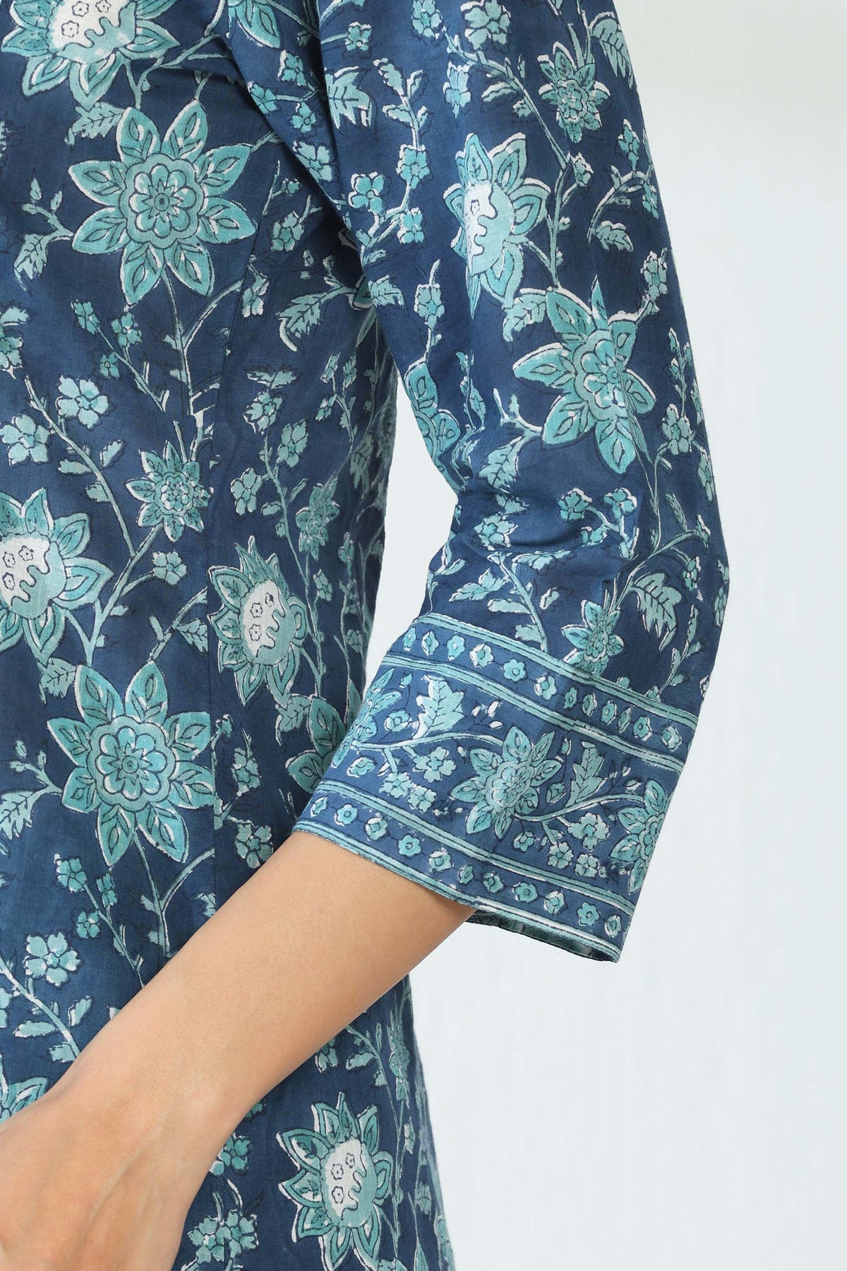 Neelofar Aafiyah Sanganeri Kurta