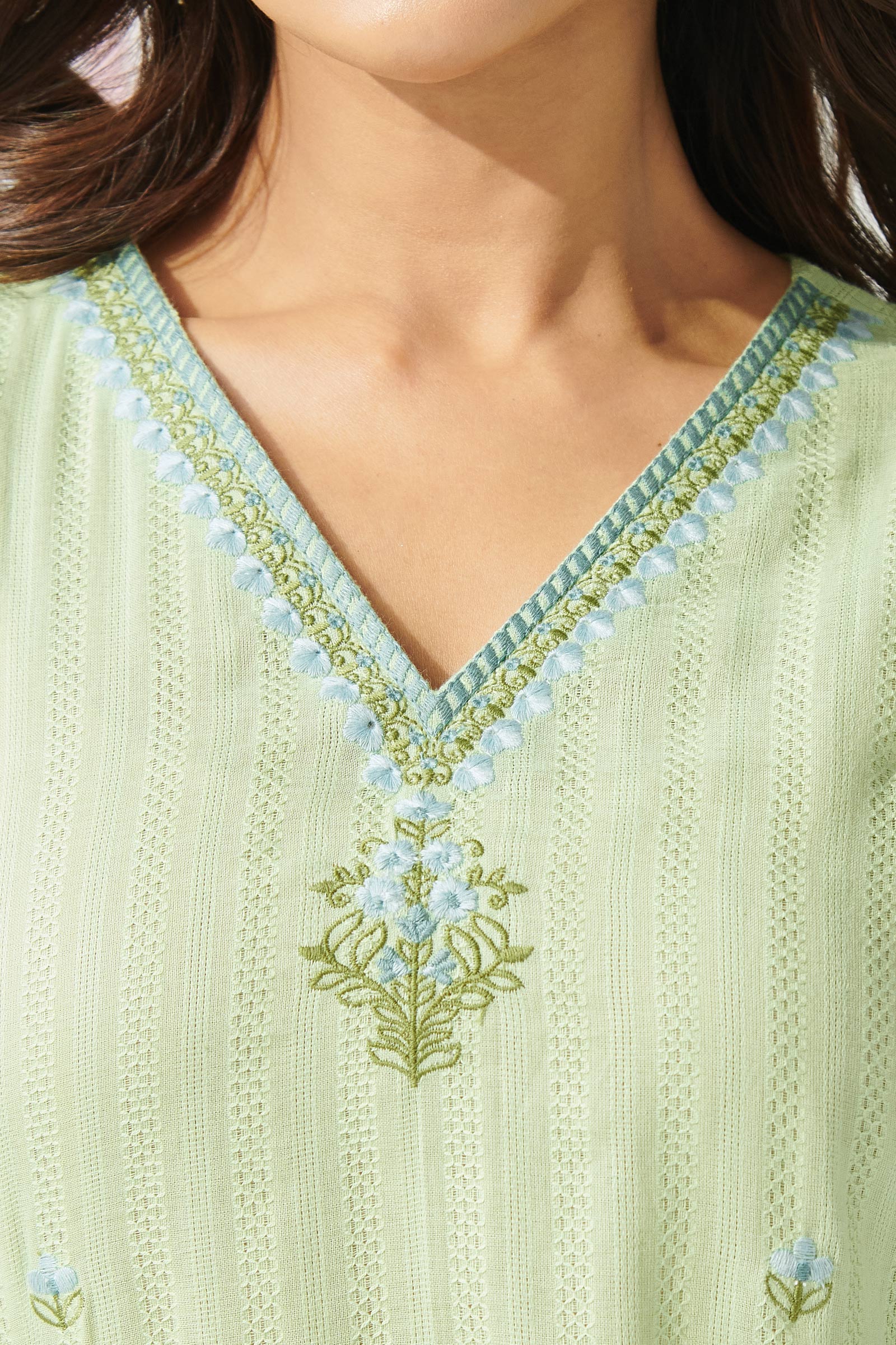 Surplus: Mehraab Amira Green Kurta