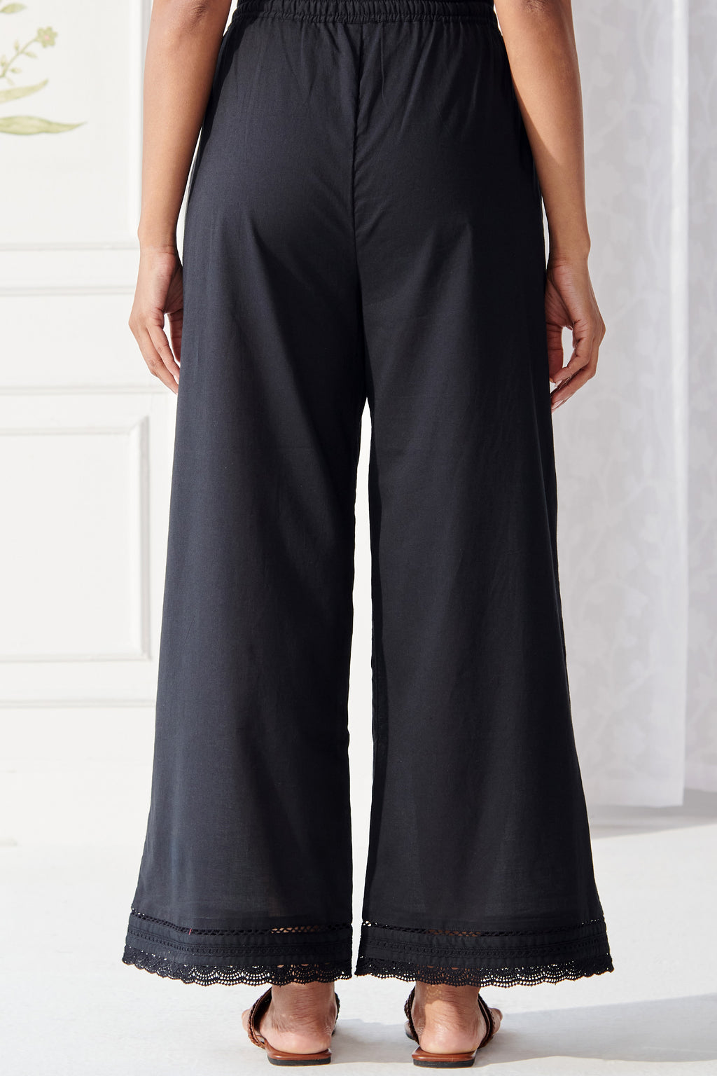 Surplus: Roza Mehreen Black Farsi