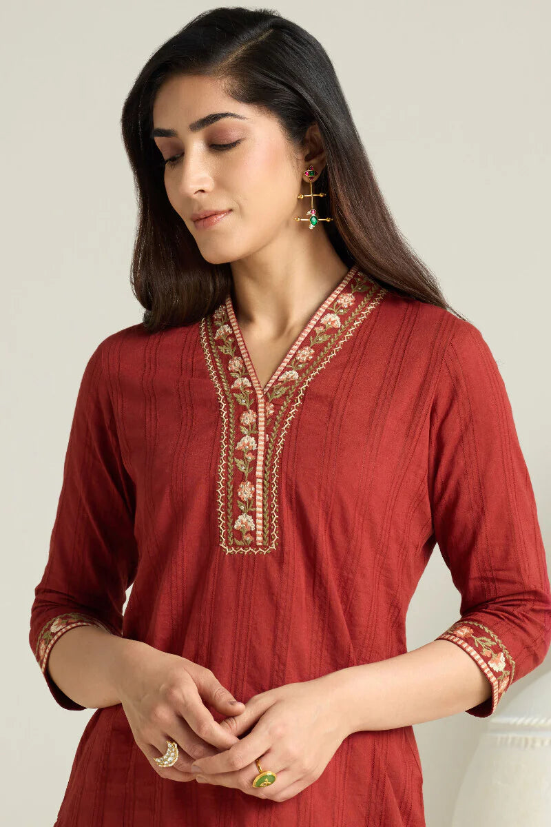 Surplus: Mehraab Farheen Kurta