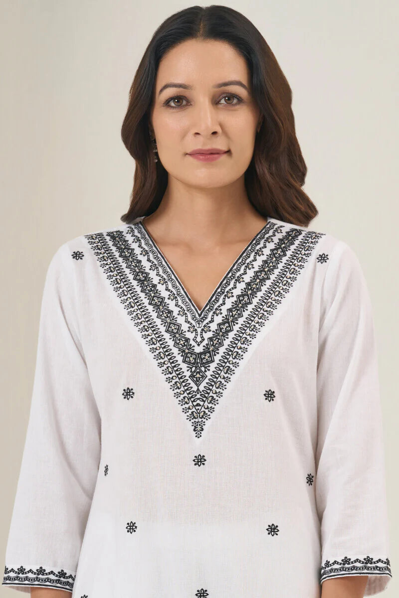 Surplus: Mehraab Nazira Kurta