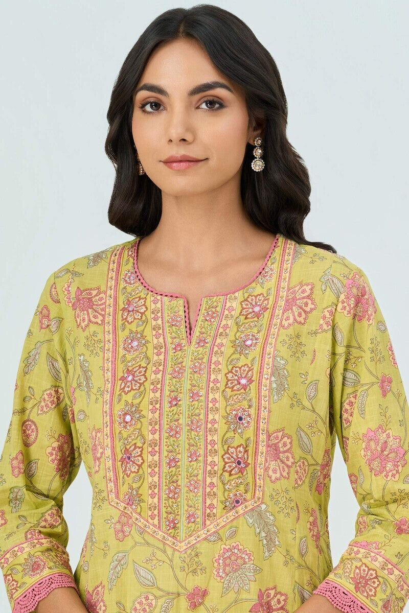 Gauhar Naisa Kurta