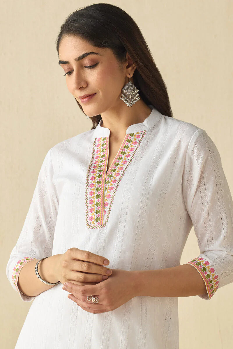 Surplus: Mehraab Sukoon Kurta