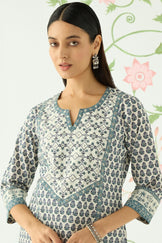 Nazm Saira Sanganeri Kurta