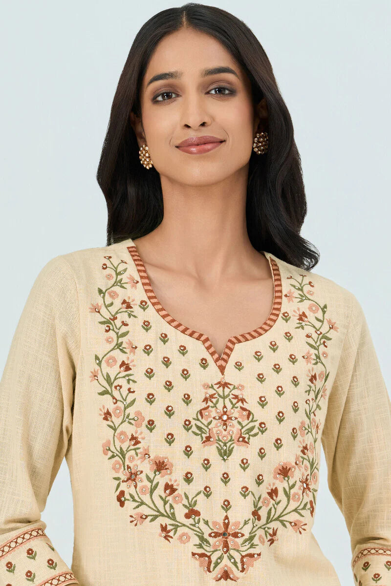 Surplus: Mehraab Fatima Kurta