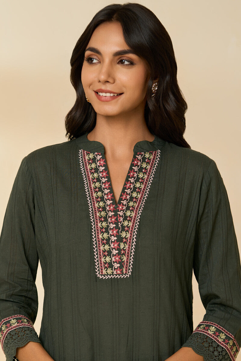 Mehraab Mahi Kurta