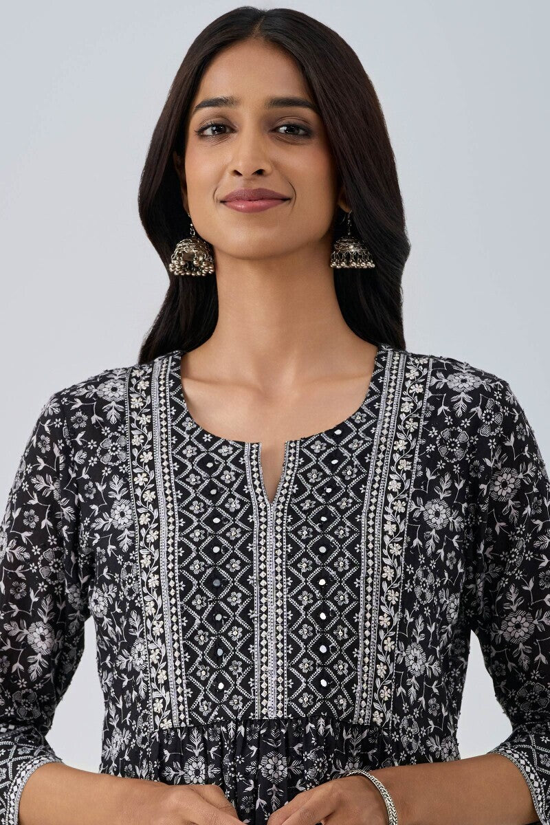 Mumtaz Rehmat Kurta