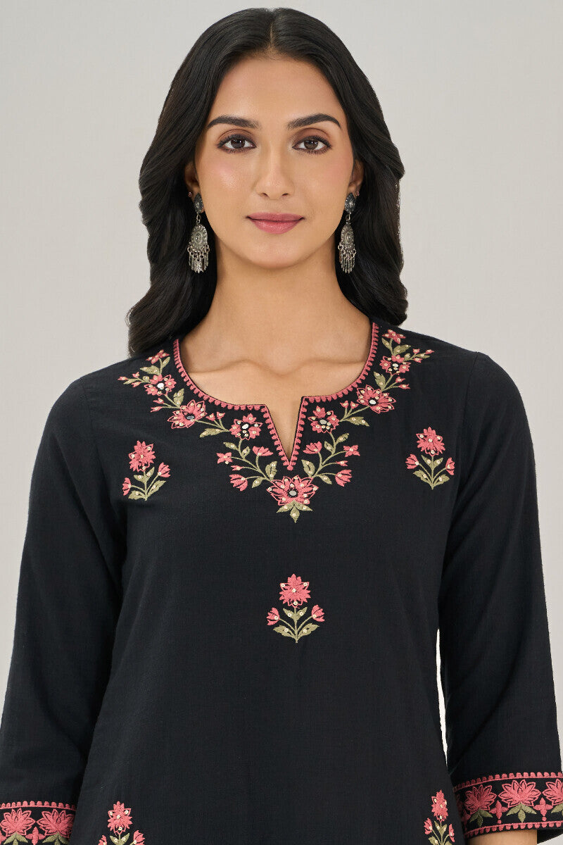 Mehraab Zehnab Kurta