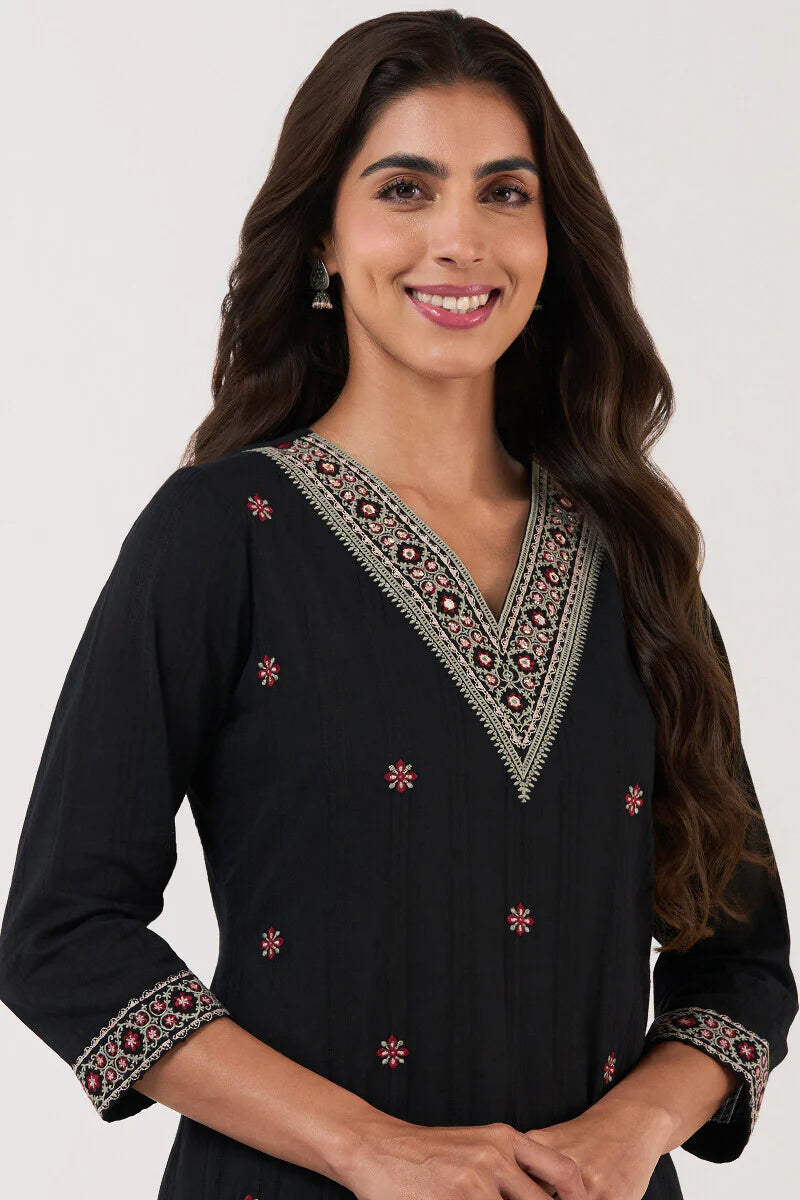 Surplus: Mehraab Aliza Kurta