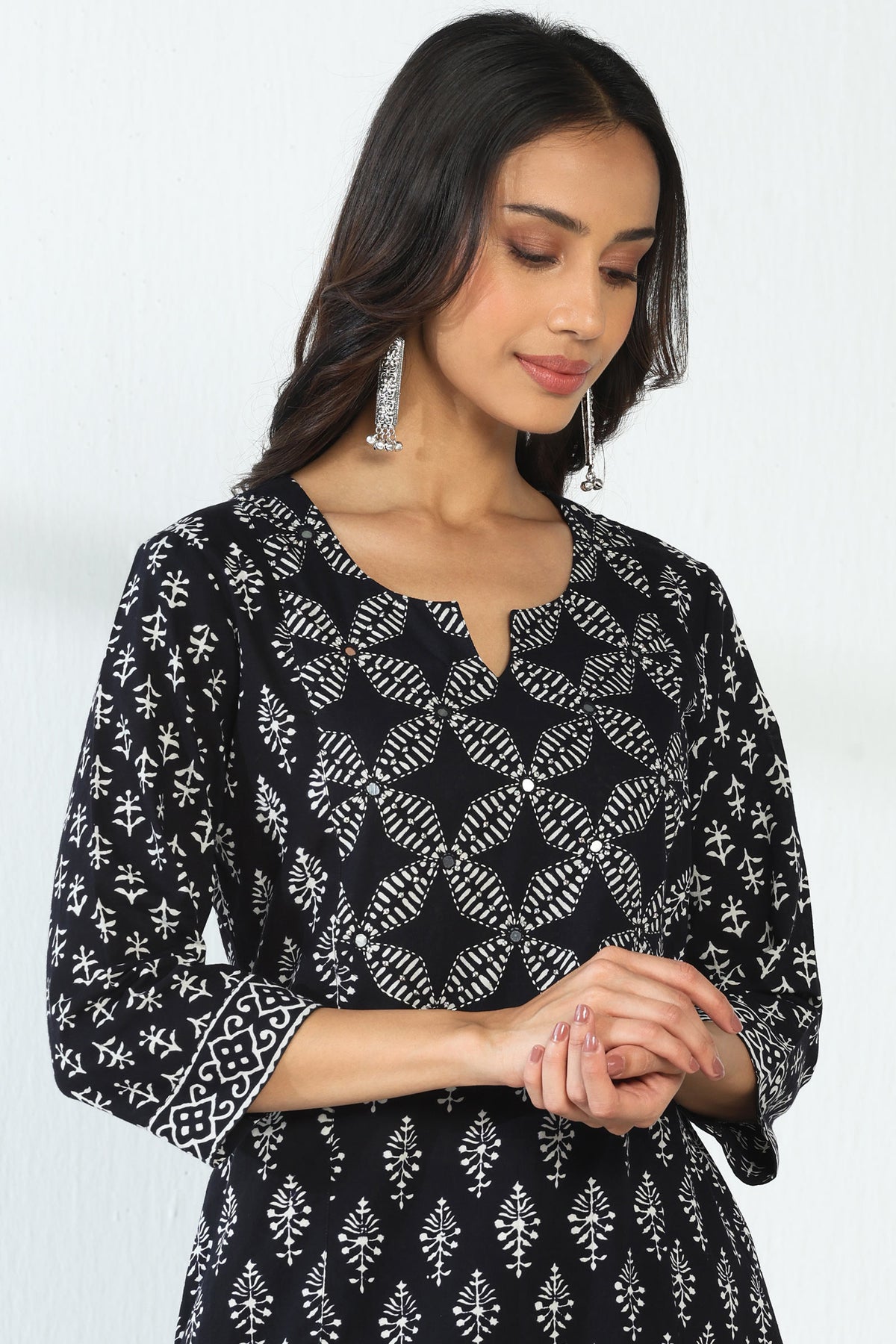 Surplus: Mirza Ameera Kurta