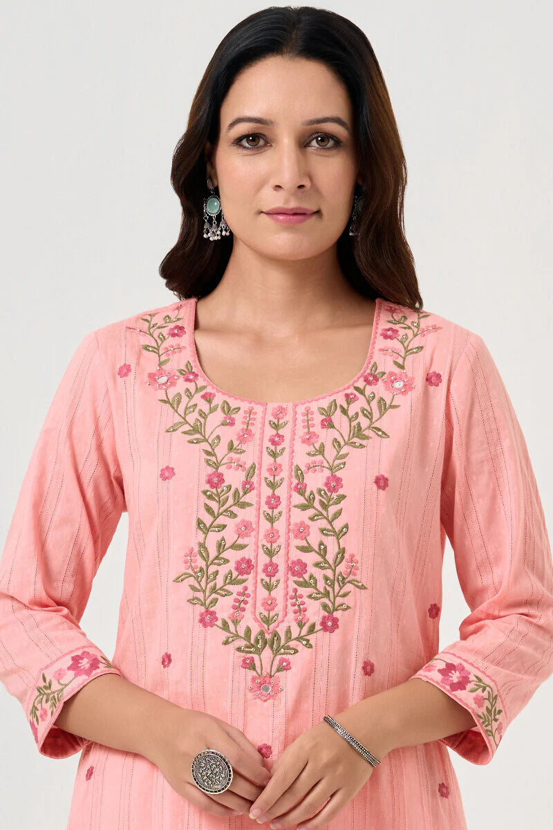 Surplus: Mehraab Arya Kurta