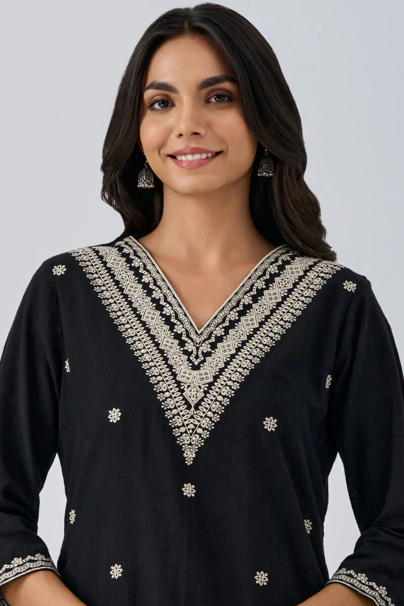 Surplus: Mehraab Mumtaz Kurta