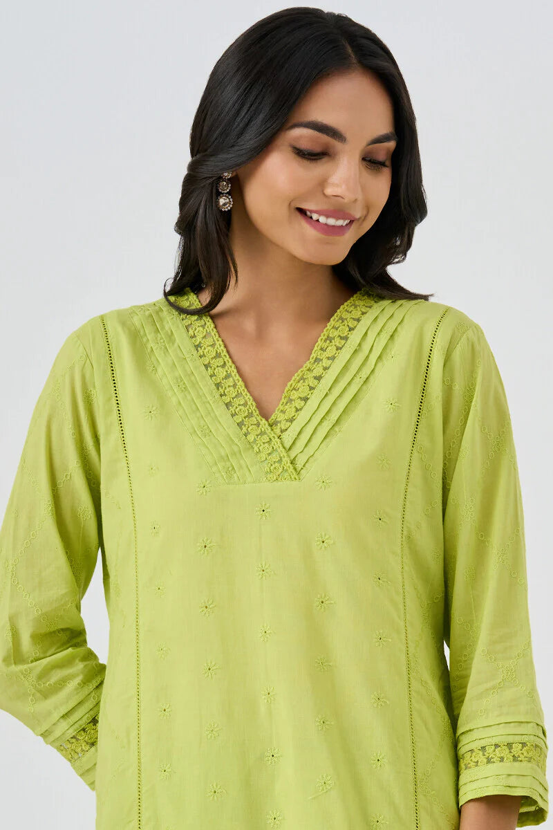 Surplus: Roza Aafiyah Green Schiffli Kurta