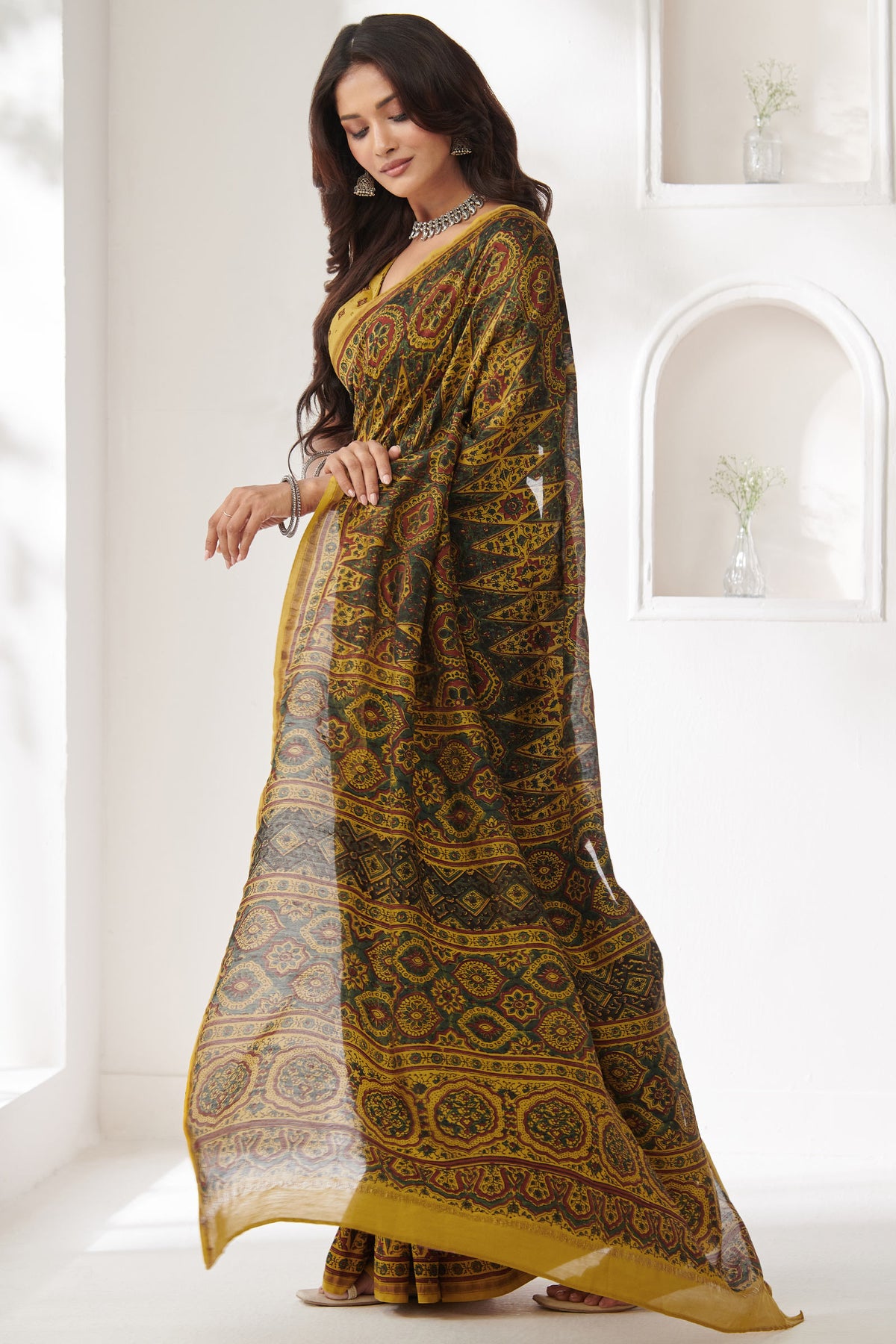 Sehra Gazal Ajrak Saree