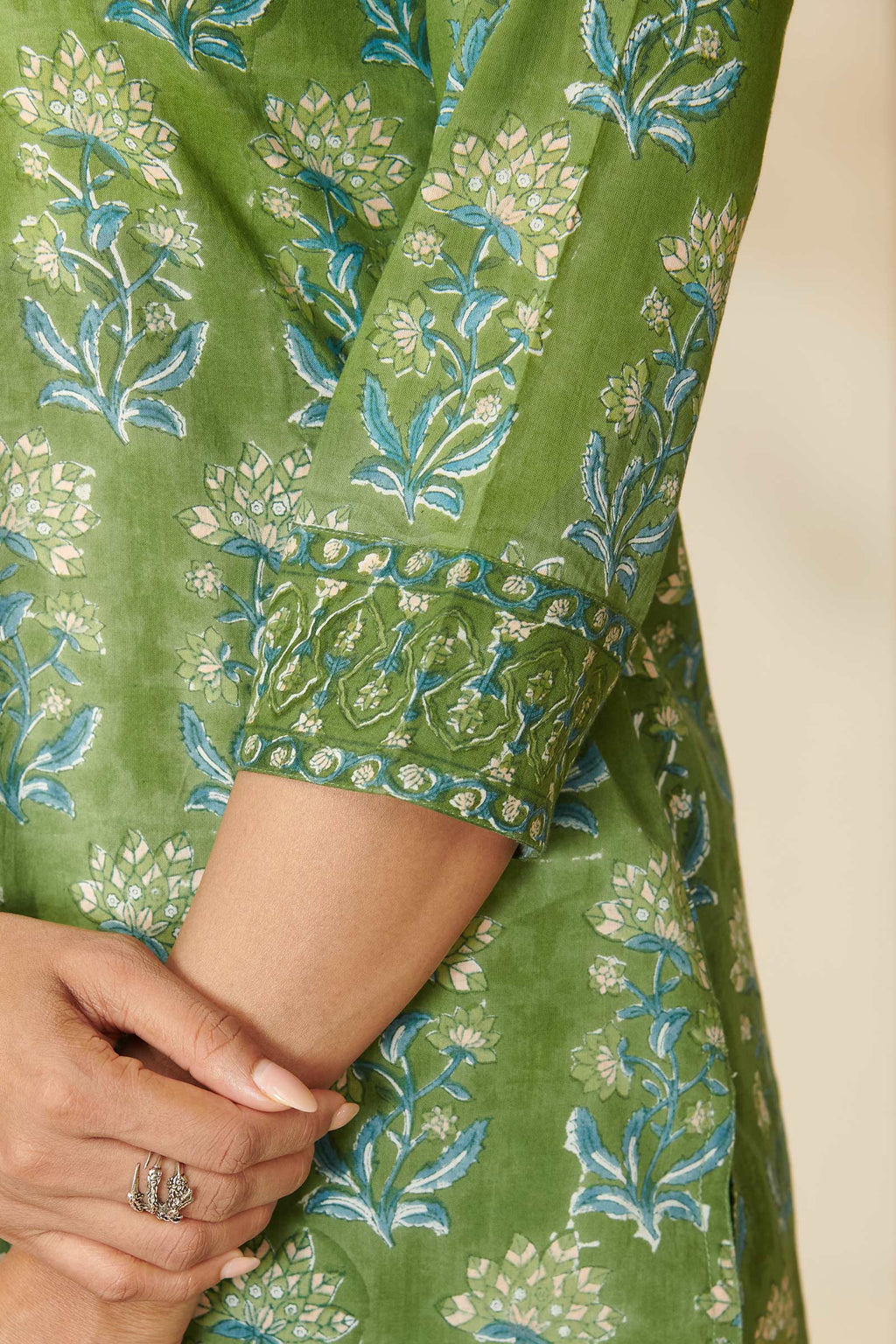 Surplus: Gulbarg Sumaira Sanganeri Kurta