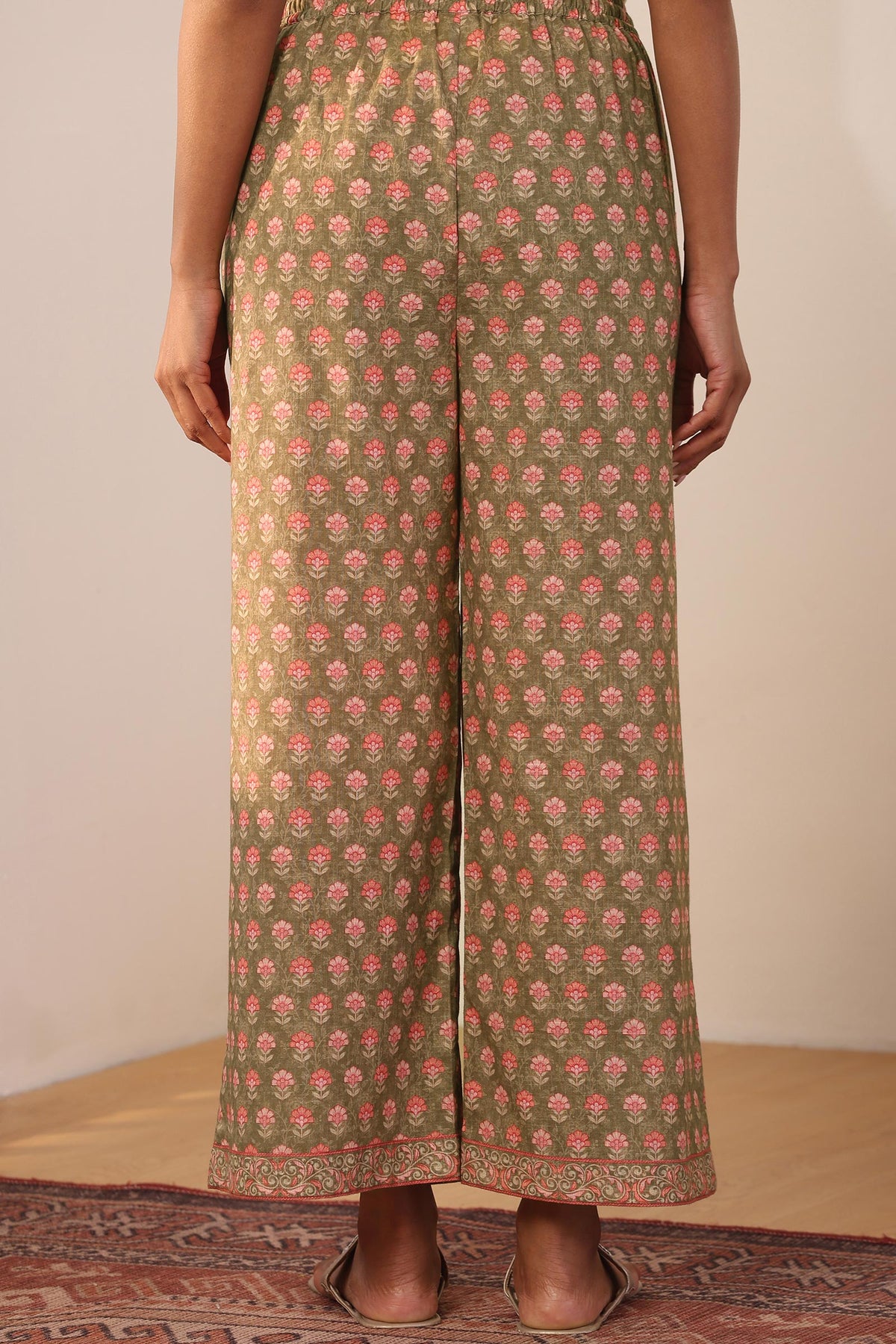 Gauhar Aaira Farsi