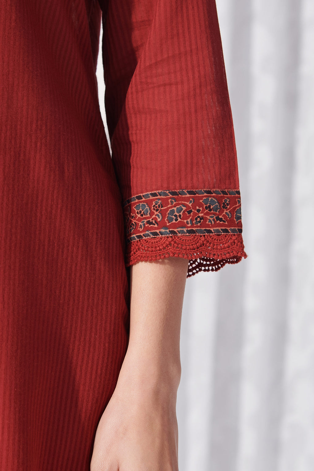 Sehra Amyra Red Ajrak Kurta