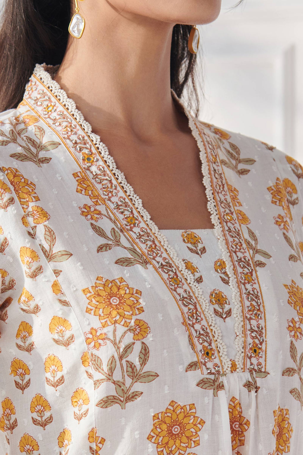 Surplus: Gulbahar Tazmeen Sanganeri Kurta