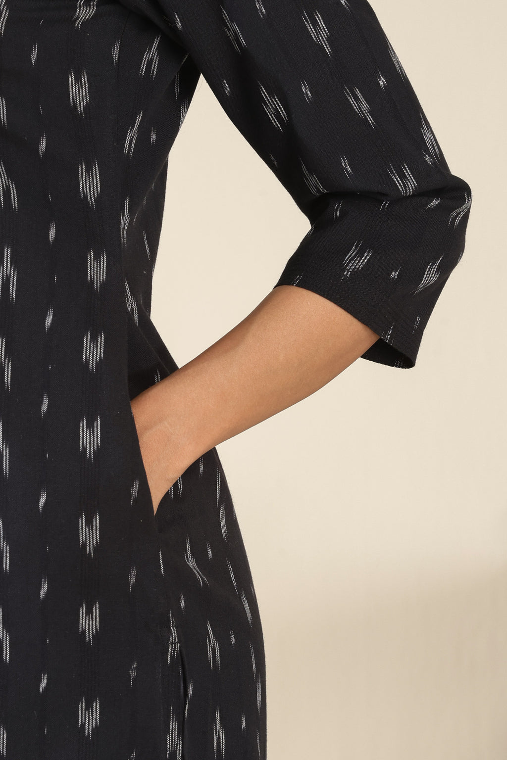 Surplus: Gulbarg Rumaisa Black Ikat Kurta