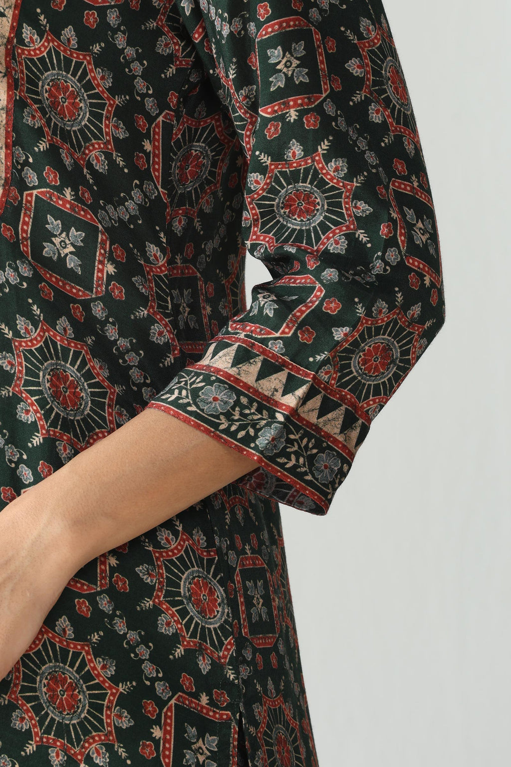 Rangrez Inaaya Kurta