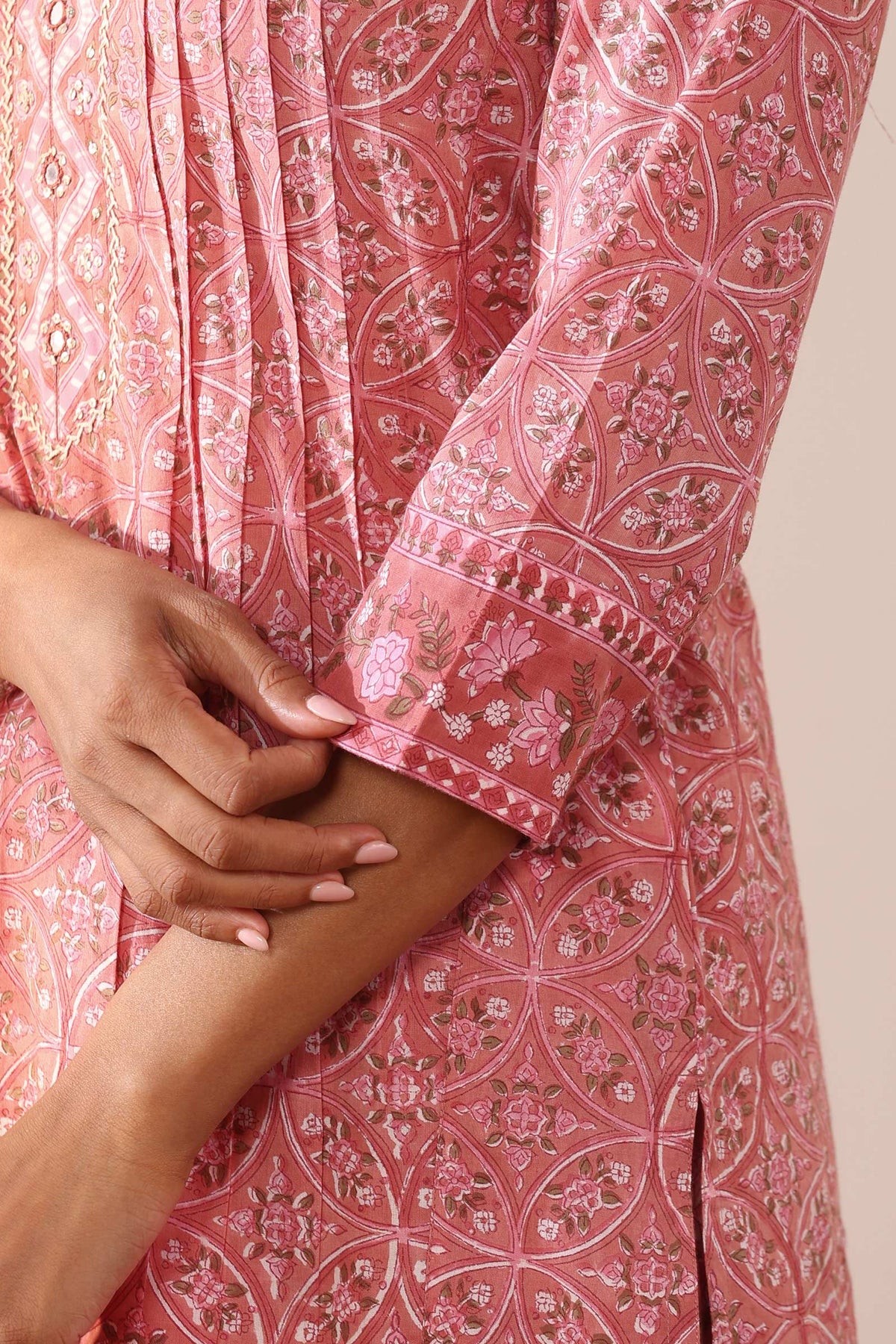 Surplus: Roz Meher Ziya Sanganeri Kurta