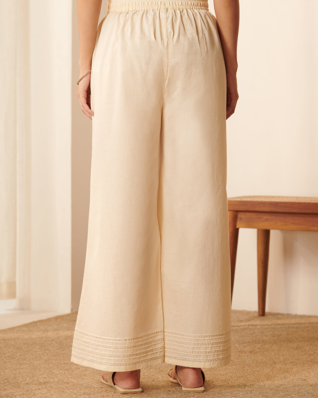 Roza Sufiya Off White Farsi