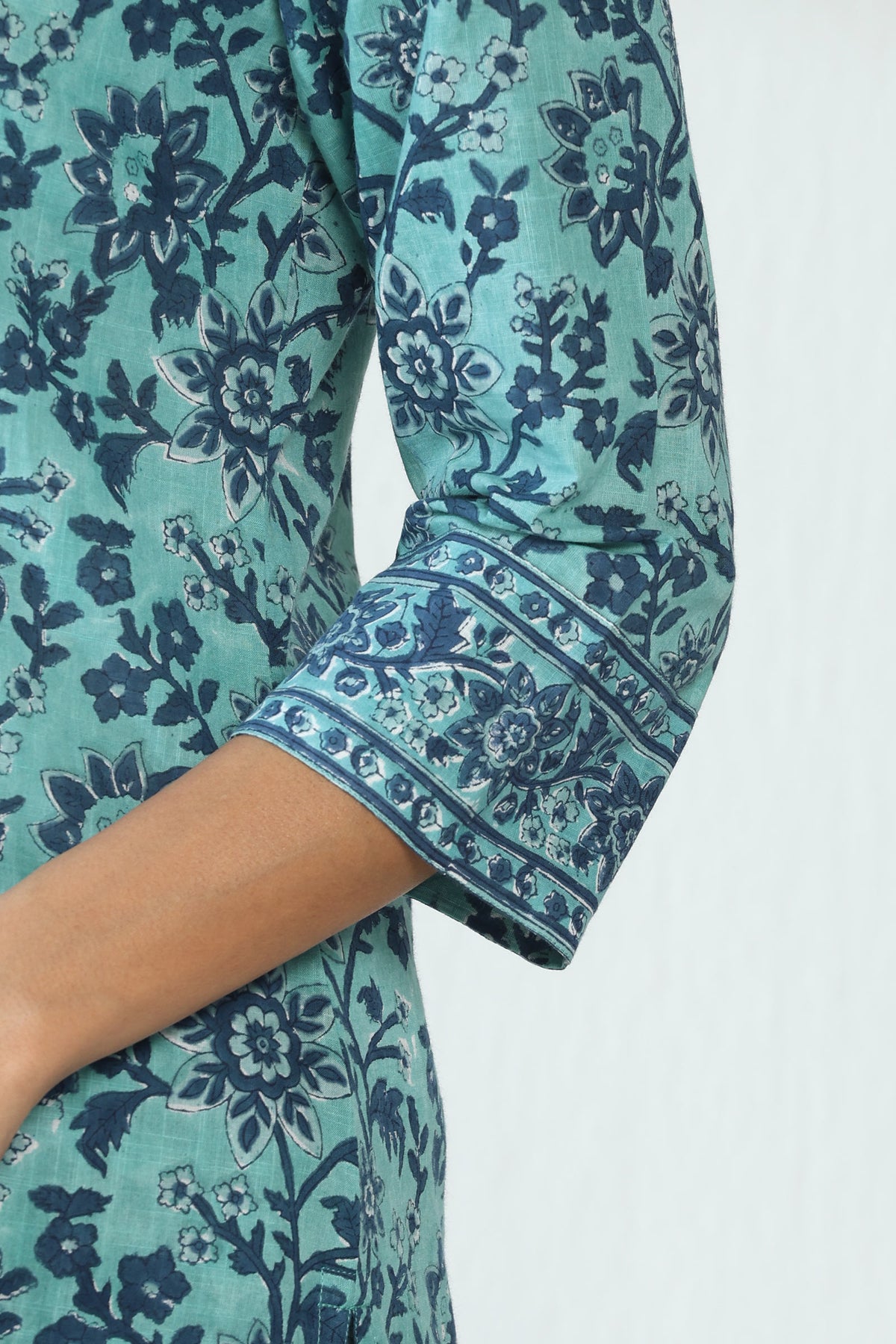 Neelofar Shirin Sanganeri Kurta