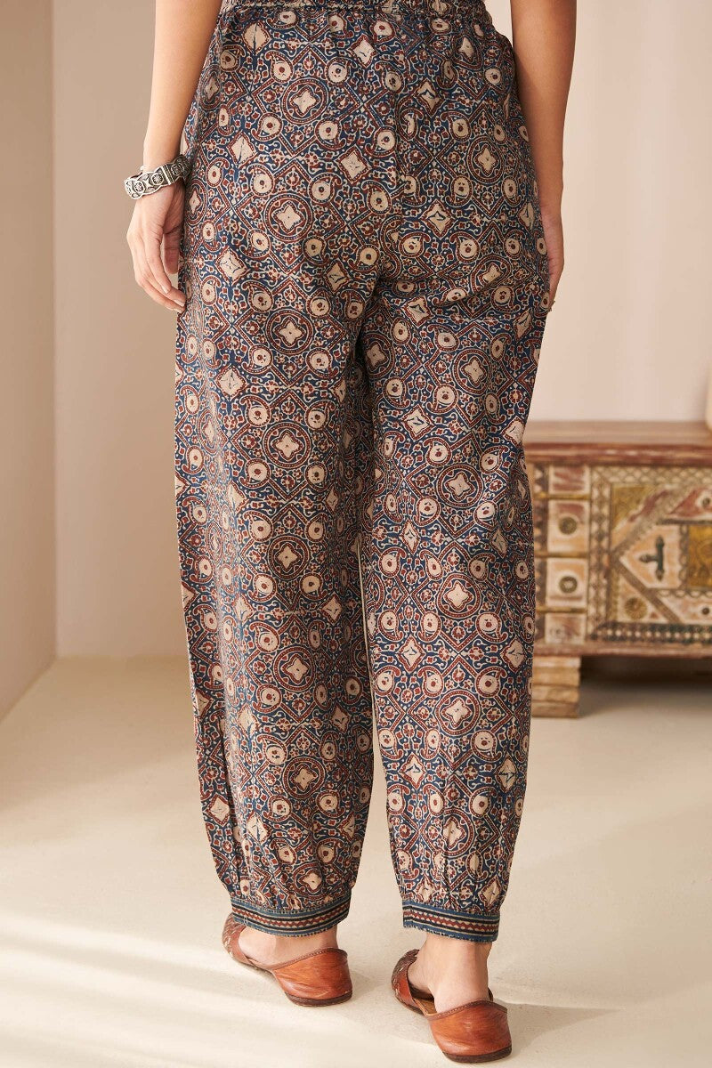 Sehra Nafiya Ajrak Izhaar Pants