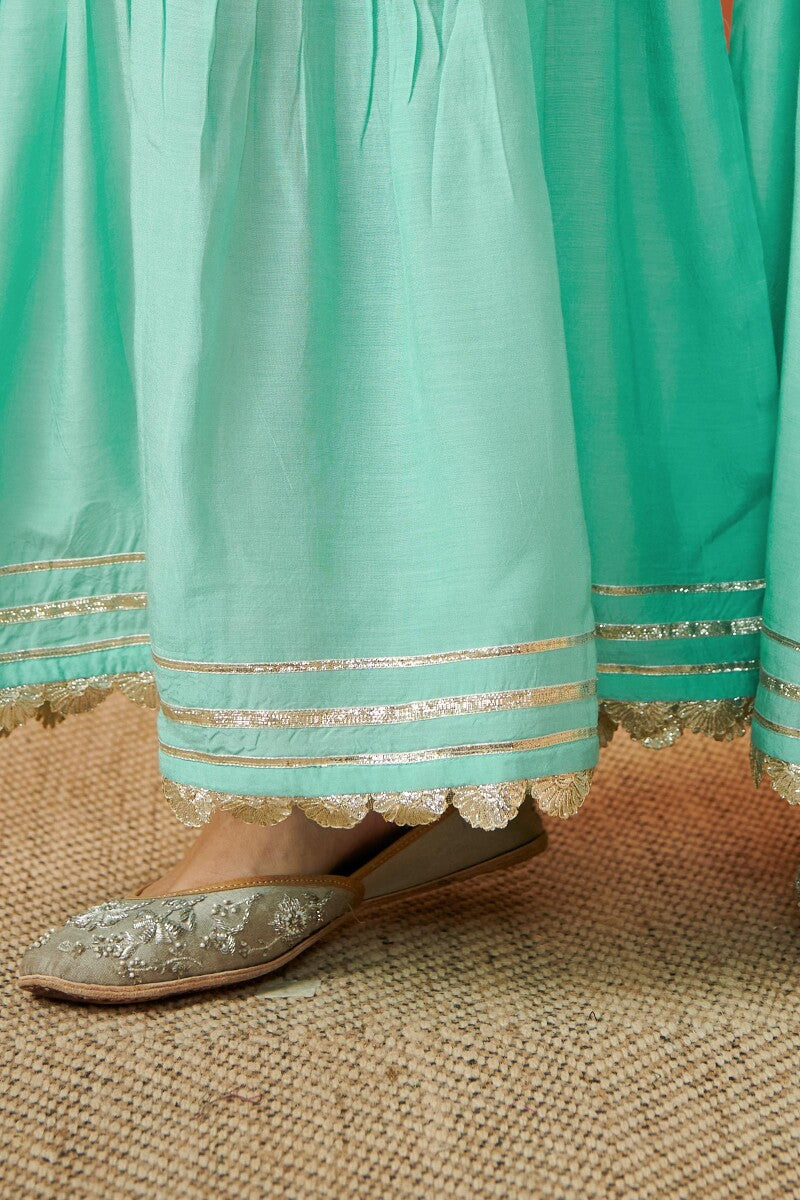 Shirin Afsana Modal Garara