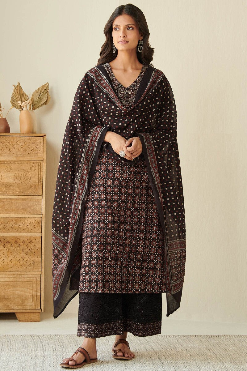 Sehra Jannat Ajrak Dupatta