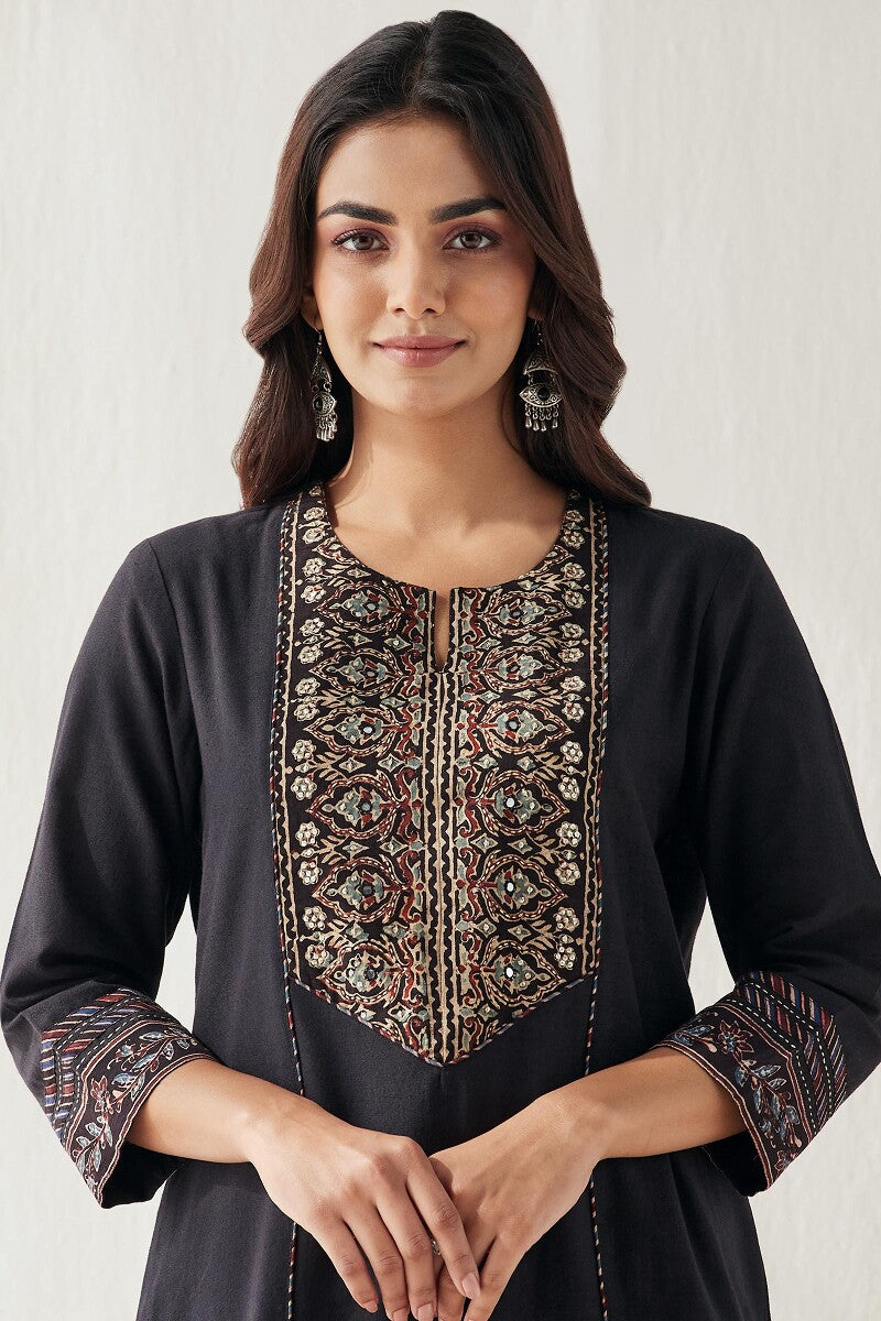 Naadirah Inaya Handloom Kurta