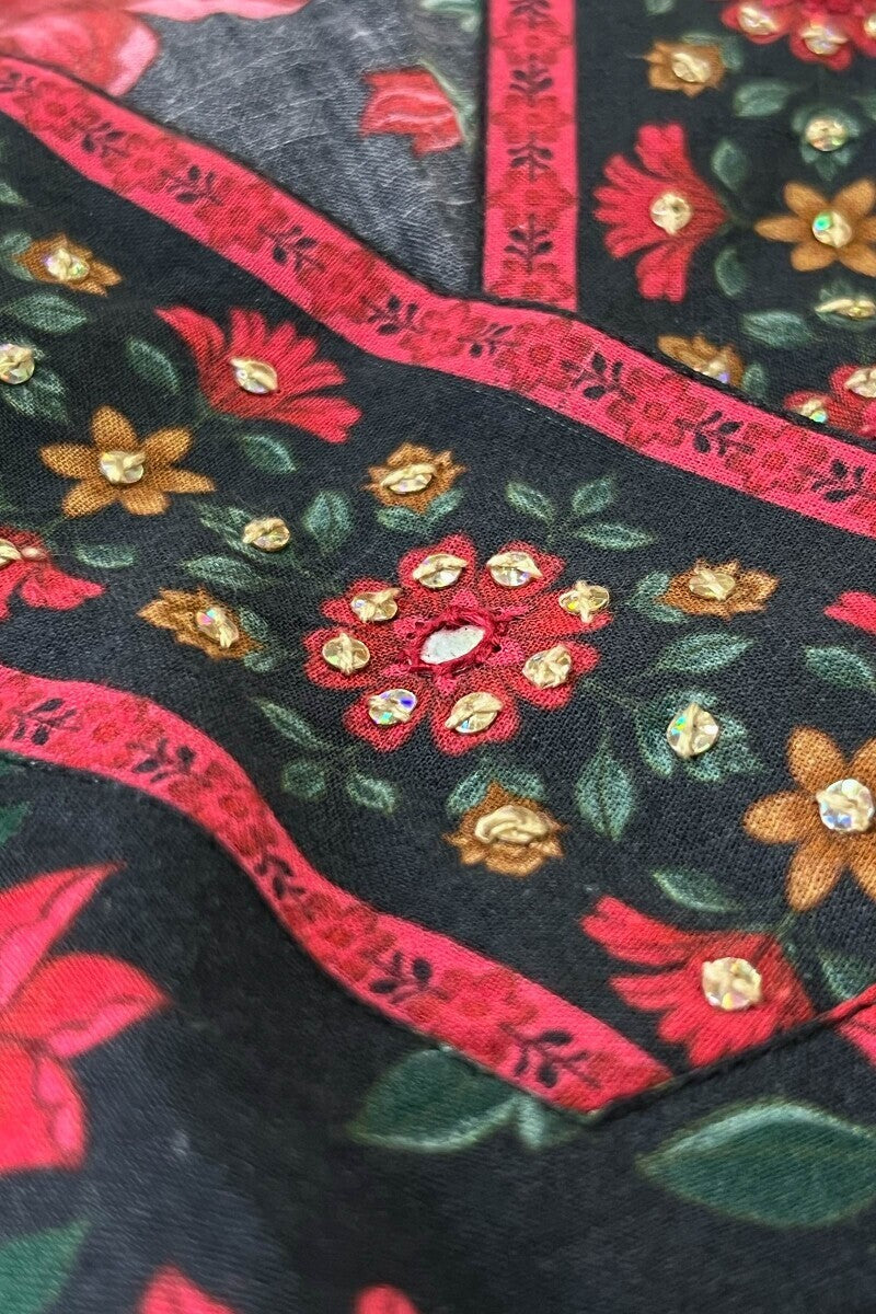 Mahnoor Mumtaz Kurta