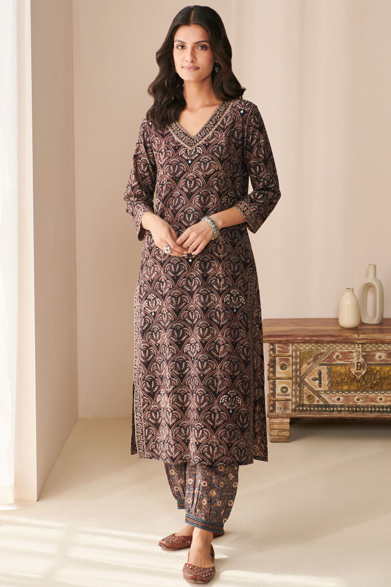 Sehra Nafiya Ajrak Kurta