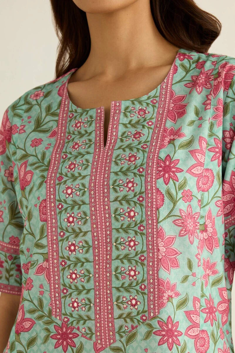 Surplus: Gulraiz Tahira Kaftan