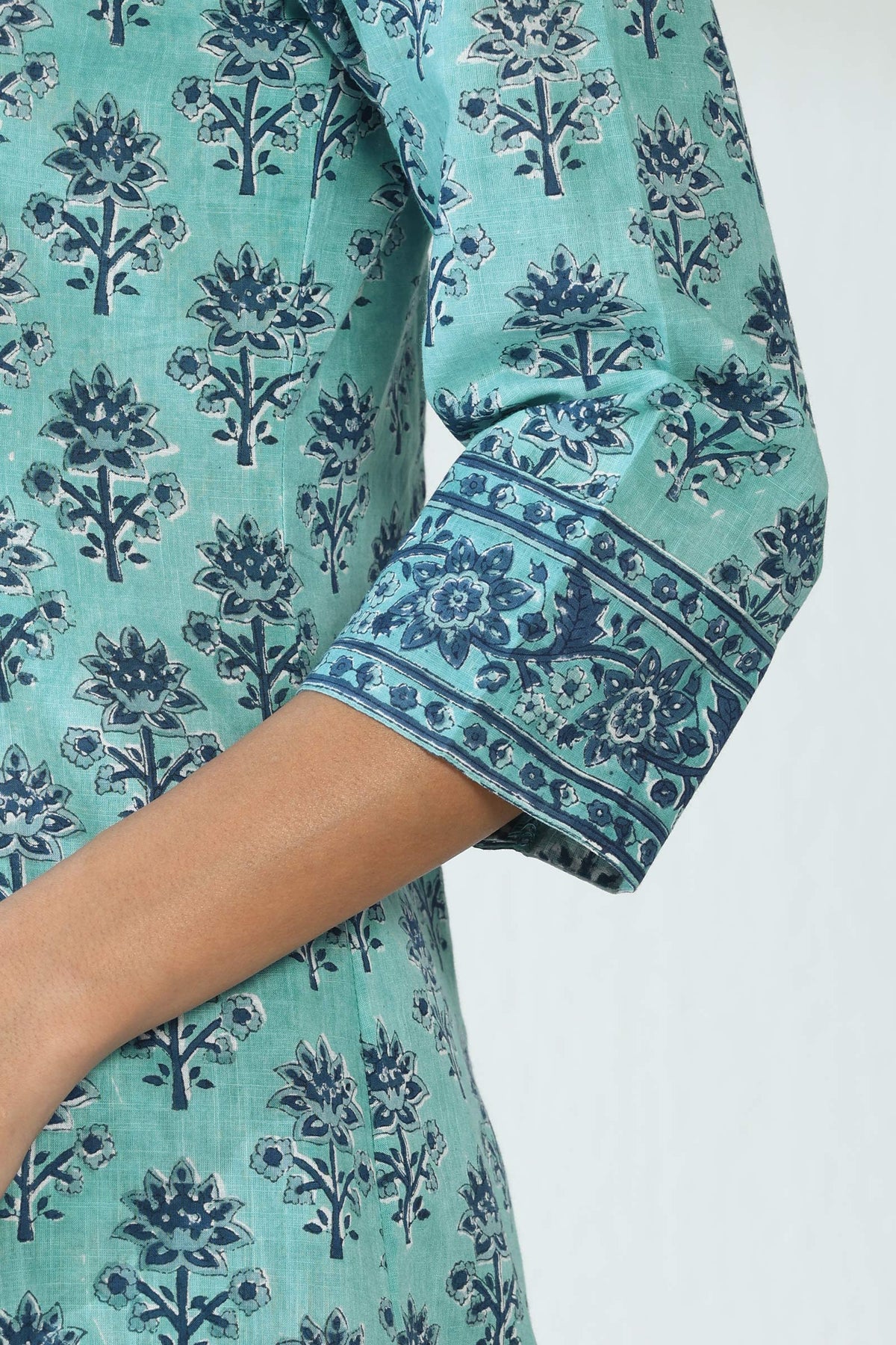 Neelofar Sureena Sanganeri Kurta
