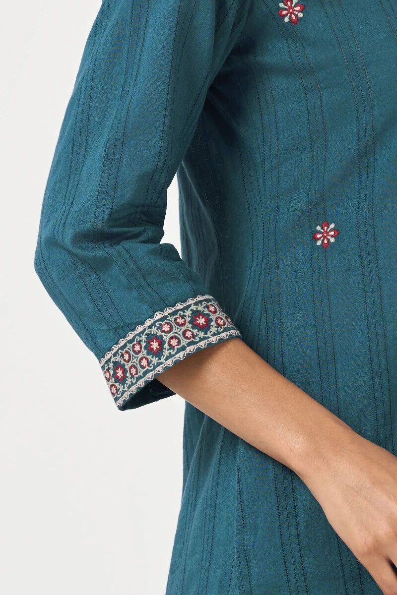 Surplus: Mehraab Ishrat Kurta