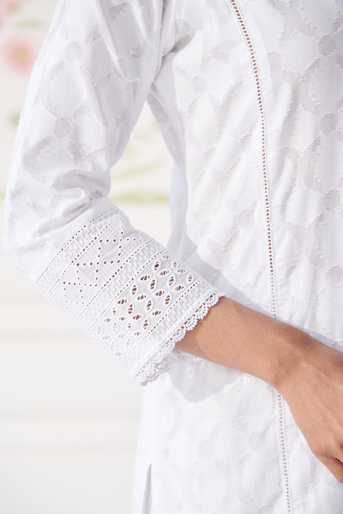 Raahat Aafiyah White Kurta