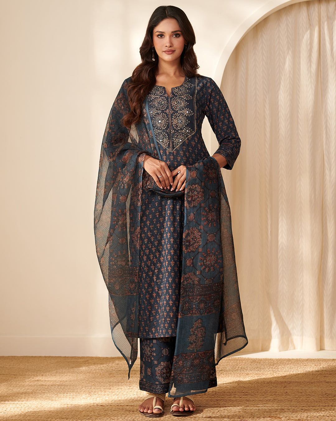 Sehra Faiza Akola Dabu Kurta